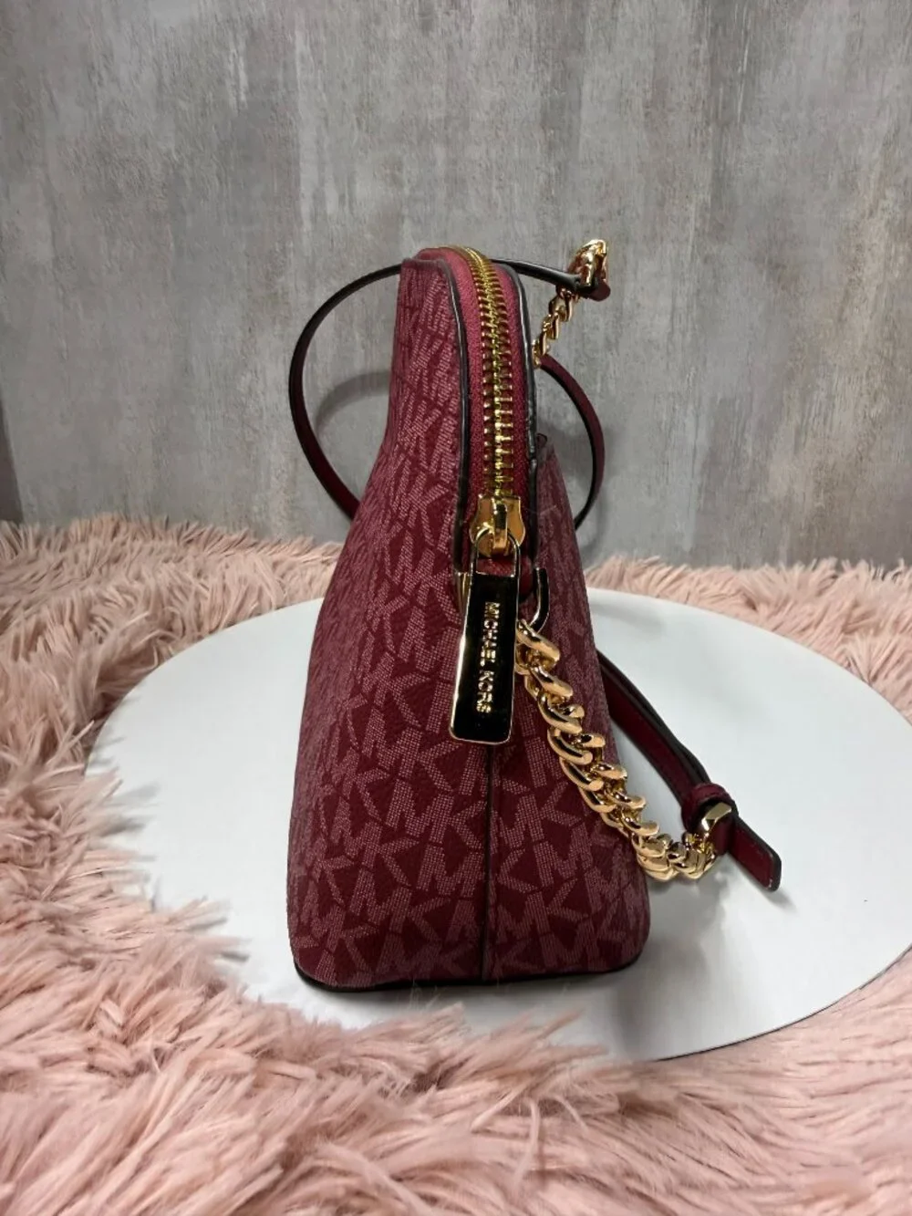 EUC Michael Kors Jet Set Travel Signature Crossbody Purse - Merlot